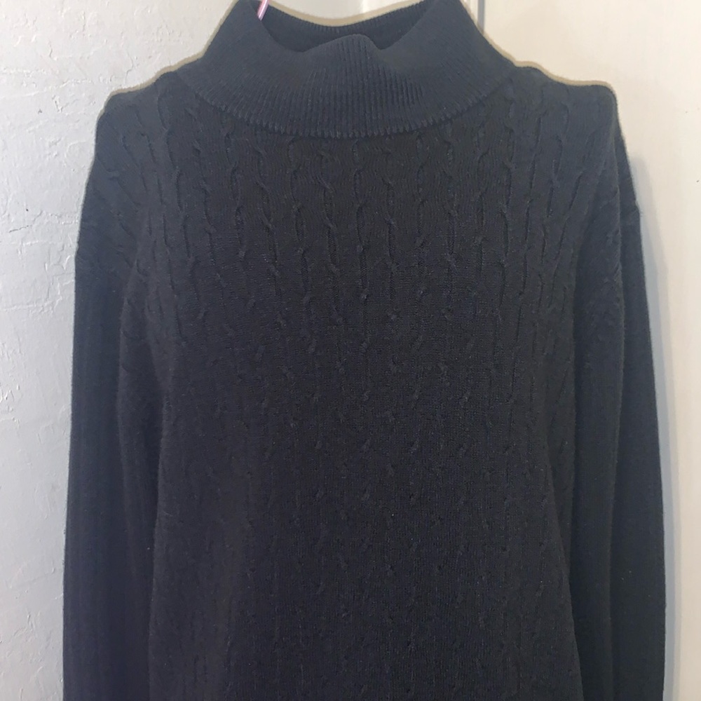 -Women's Vintage Sarah Bentley black acrylic long sleeve Mockneck sweater- large